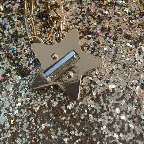 💋🎁White & Gold Bracelet with White Accent and two glorious gold link chains - Picture 5 of 9